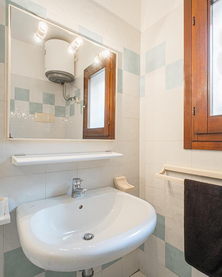 Ambra Holiday Rooms San Teodoro  Εξωτερικό φωτογραφία